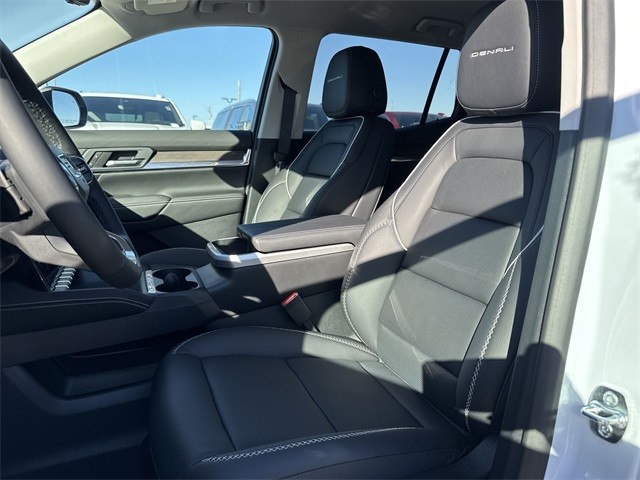 GMC Terrain Vehicle Full-screen Gallery Image 11