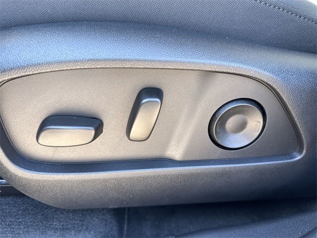 GMC Terrain Vehicle Full-screen Gallery Image 12