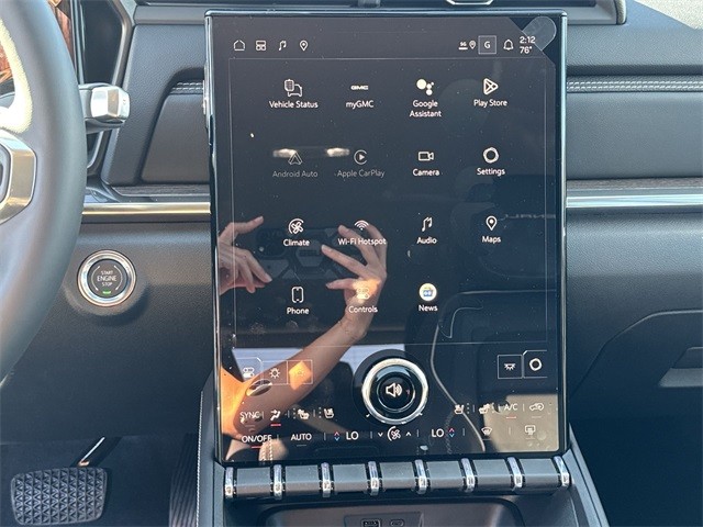 GMC Terrain Vehicle Full-screen Gallery Image 16