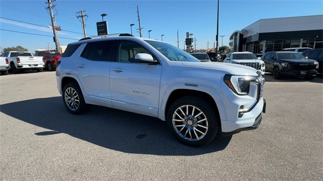 GMC Terrain Vehicle Full-screen Gallery Image 02