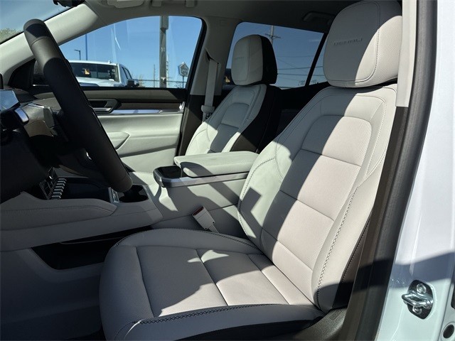 GMC Terrain Vehicle Full-screen Gallery Image 11