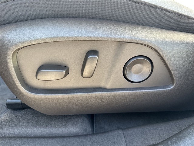 GMC Terrain Vehicle Full-screen Gallery Image 12