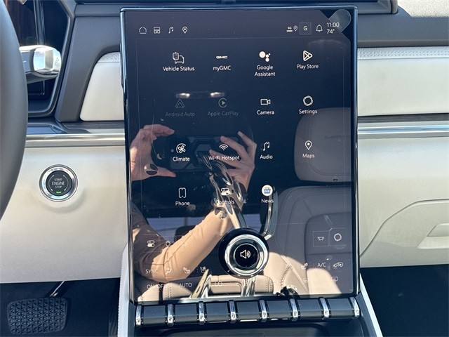 GMC Terrain Vehicle Full-screen Gallery Image 16