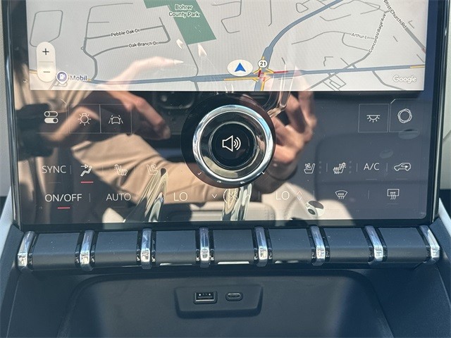 GMC Terrain Vehicle Full-screen Gallery Image 19