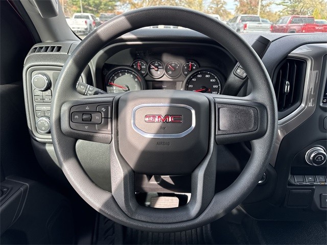 GMC Sierra 1500 Vehicle Full-screen Gallery Image 14