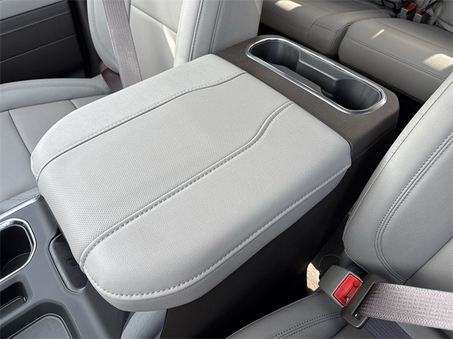 GMC Sierra 1500 Vehicle Full-screen Gallery Image 21