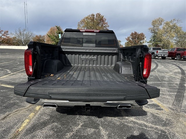 GMC Sierra 1500 Vehicle Full-screen Gallery Image 24