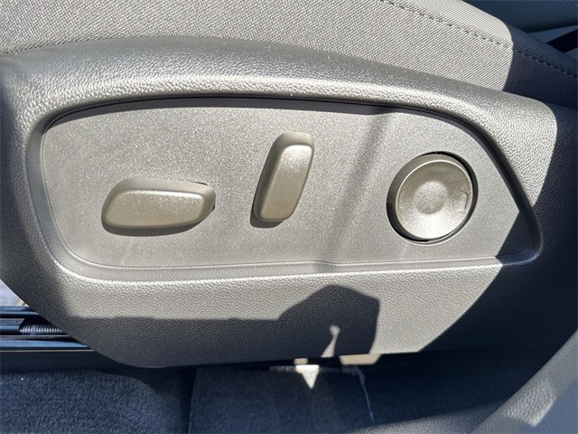 GMC Terrain Vehicle Full-screen Gallery Image 12