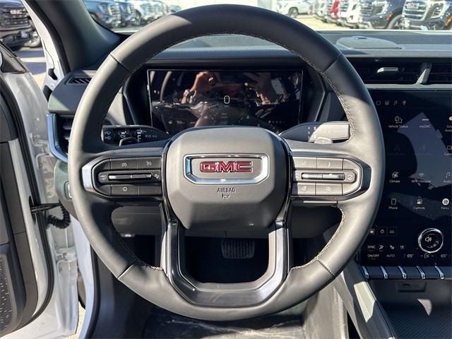 GMC Terrain Vehicle Full-screen Gallery Image 14