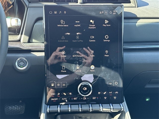 GMC Terrain Vehicle Full-screen Gallery Image 16