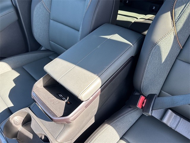 GMC Terrain Vehicle Full-screen Gallery Image 21