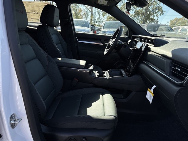 GMC Terrain Vehicle Full-screen Gallery Image 24