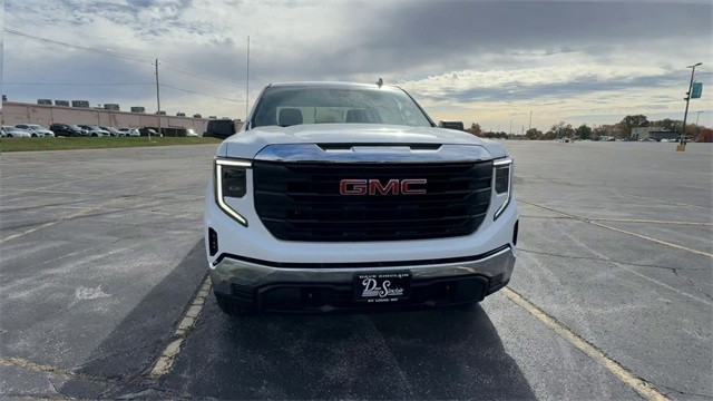 GMC Sierra 1500 Vehicle Full-screen Gallery Image 03