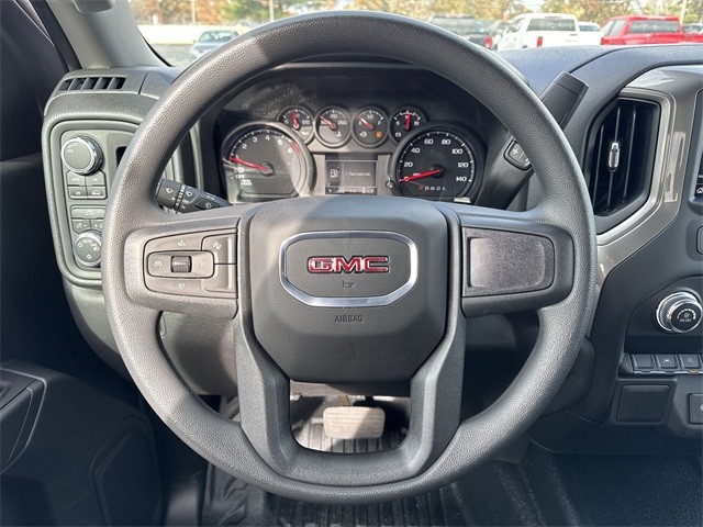 GMC Sierra 1500 Vehicle Full-screen Gallery Image 14