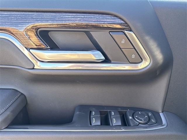 GMC Sierra 1500 Vehicle Full-screen Gallery Image 13