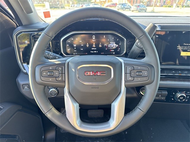 GMC Sierra 1500 Vehicle Full-screen Gallery Image 14