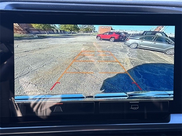 GMC Sierra 1500 Vehicle Full-screen Gallery Image 17