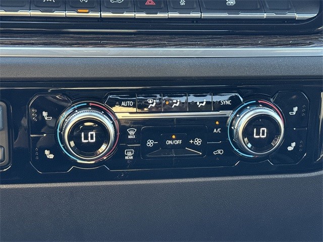 GMC Sierra 1500 Vehicle Full-screen Gallery Image 19