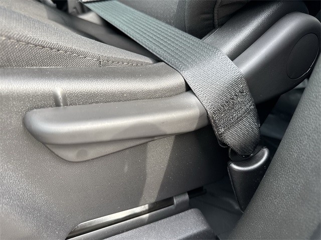 GMC Sierra 1500 Vehicle Full-screen Gallery Image 12