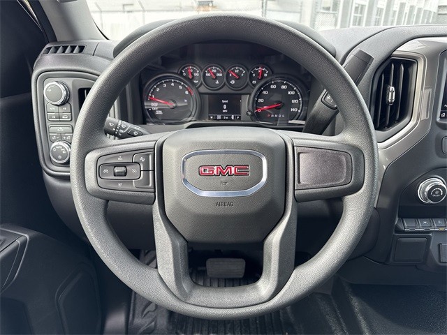 GMC Sierra 1500 Vehicle Full-screen Gallery Image 14