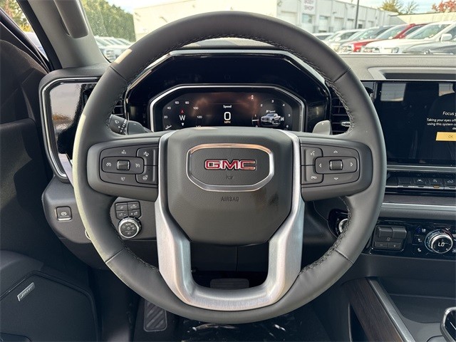 GMC Sierra 1500 Vehicle Full-screen Gallery Image 14