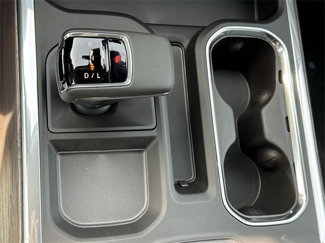 GMC Sierra 1500 Vehicle Full-screen Gallery Image 20