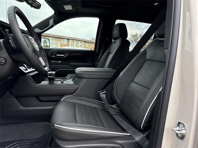 GMC Sierra 1500 Vehicle Full-screen Gallery Image 11