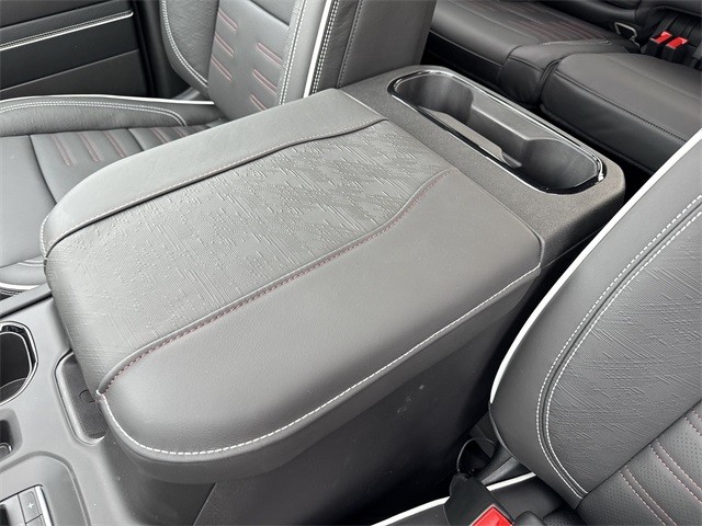 GMC Sierra 1500 Vehicle Full-screen Gallery Image 21