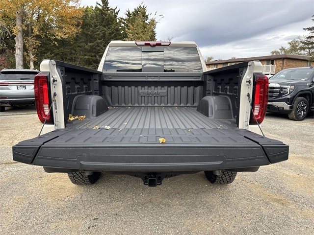 GMC Sierra 1500 Vehicle Full-screen Gallery Image 24