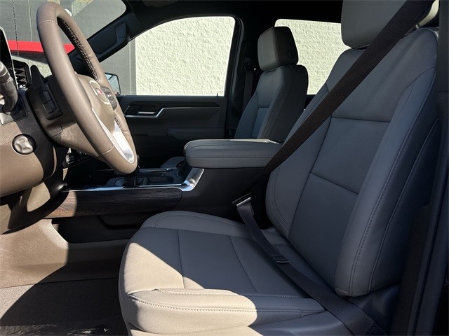 GMC Sierra 1500 Vehicle Full-screen Gallery Image 11