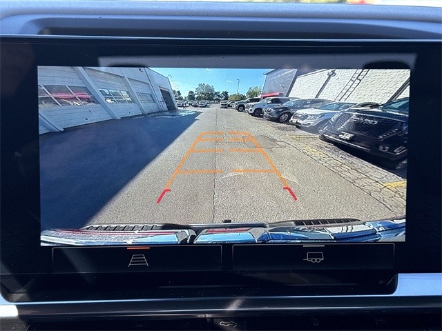 GMC Sierra 1500 Vehicle Full-screen Gallery Image 17