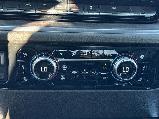 GMC Sierra 1500 Vehicle Full-screen Gallery Image 19