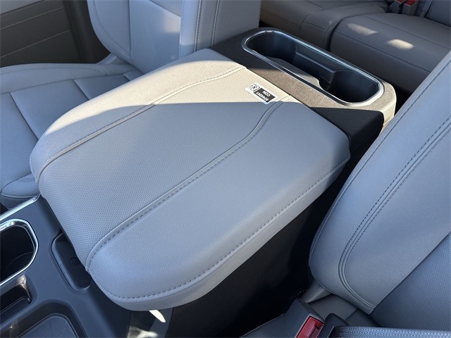 GMC Sierra 1500 Vehicle Full-screen Gallery Image 21