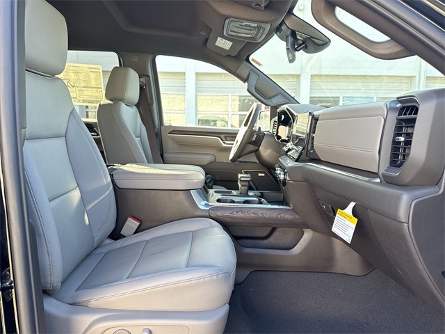 GMC Sierra 1500 Vehicle Full-screen Gallery Image 24