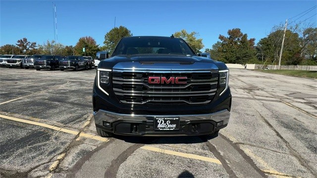 GMC Sierra 1500 Vehicle Full-screen Gallery Image 03