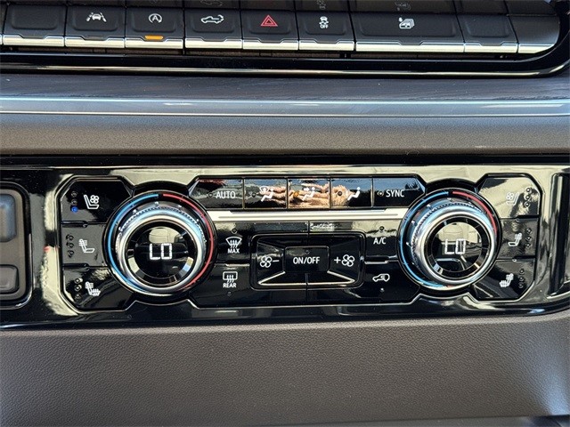 GMC Sierra 1500 Vehicle Full-screen Gallery Image 19