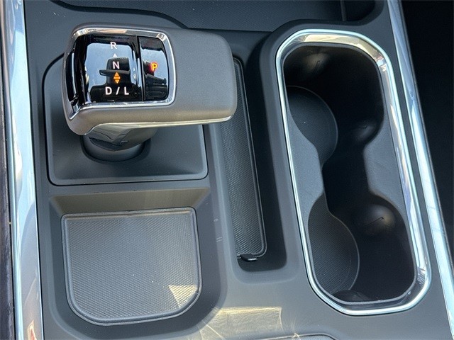 GMC Sierra 1500 Vehicle Full-screen Gallery Image 20