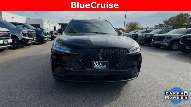 Lincoln Aviator Vehicle Full-screen Gallery Image 03