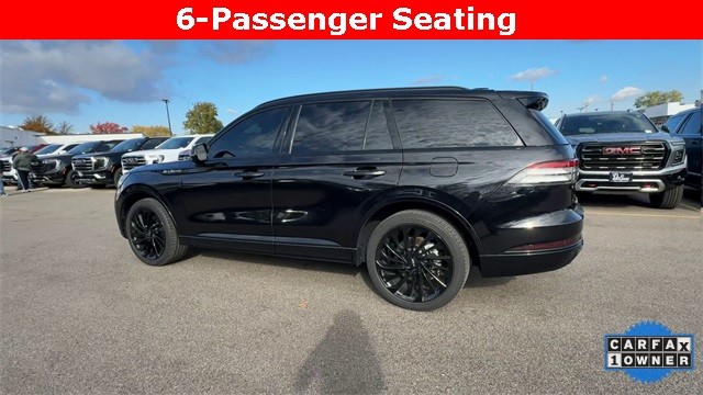 Lincoln Aviator Vehicle Full-screen Gallery Image 07