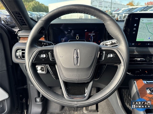 Lincoln Aviator Vehicle Full-screen Gallery Image 14