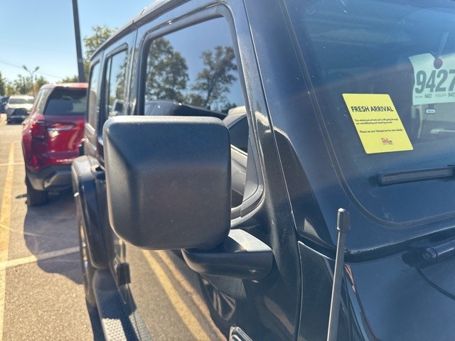 Jeep Wrangler Unlimited Vehicle Full-screen Gallery Image 10