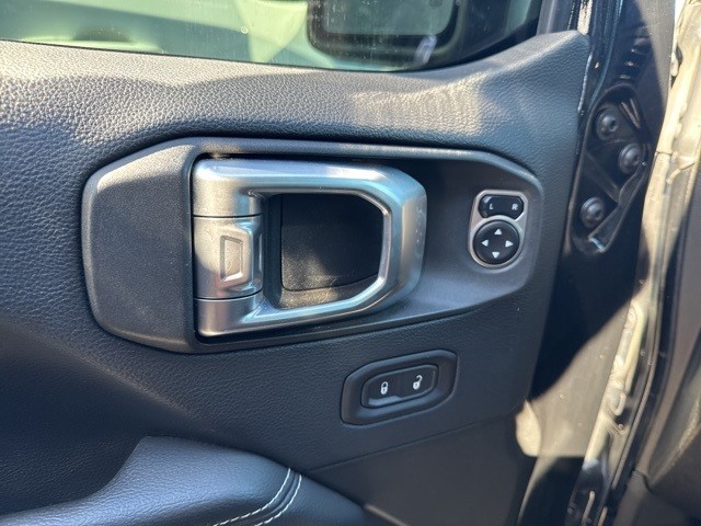 Jeep Wrangler Unlimited Vehicle Full-screen Gallery Image 21