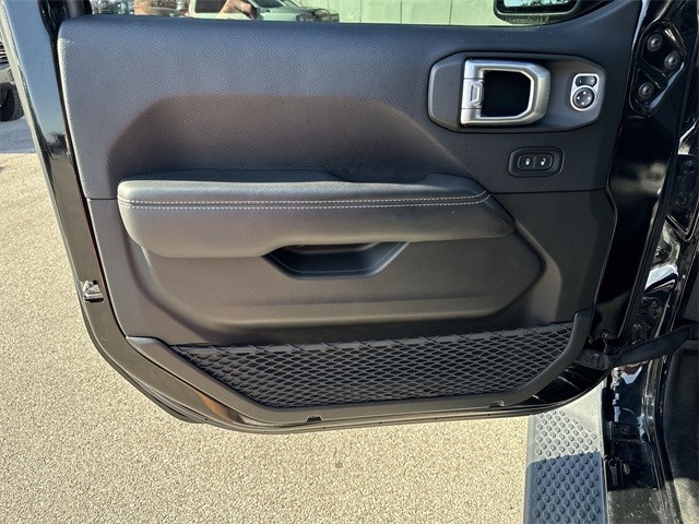 Jeep Wrangler Unlimited Vehicle Full-screen Gallery Image 25