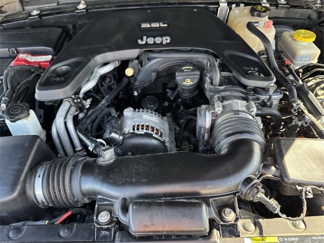 Jeep Wrangler Unlimited Vehicle Full-screen Gallery Image 32