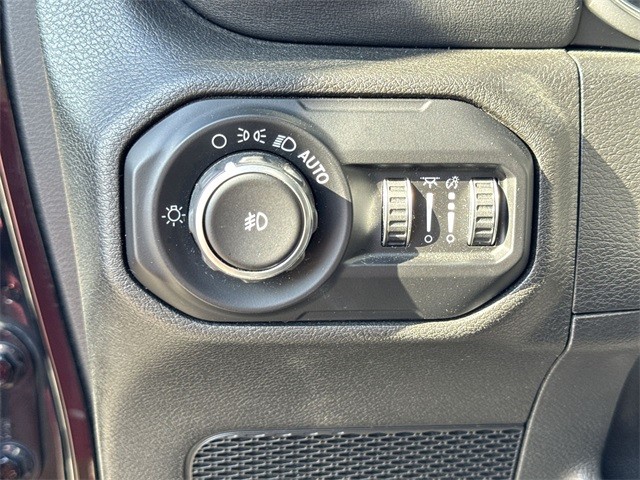 Jeep Wrangler Unlimited Vehicle Full-screen Gallery Image 37