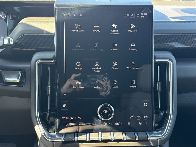 GMC Yukon XL Vehicle Full-screen Gallery Image 16