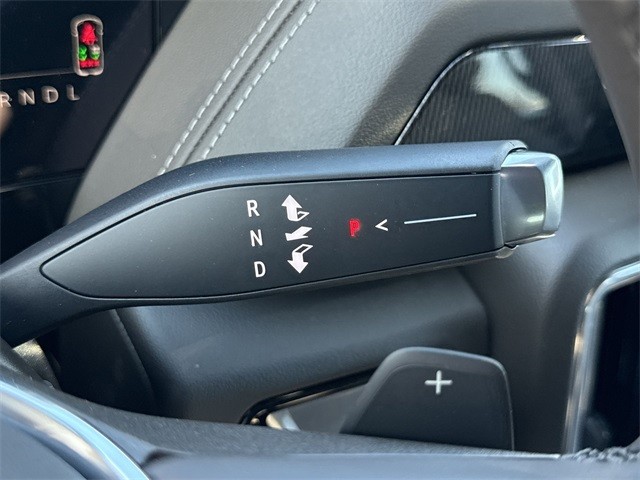 GMC Yukon XL Vehicle Full-screen Gallery Image 20