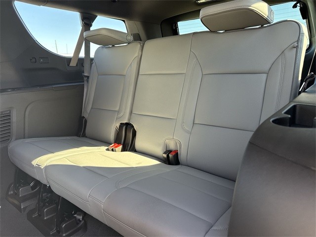 GMC Yukon XL Vehicle Full-screen Gallery Image 23