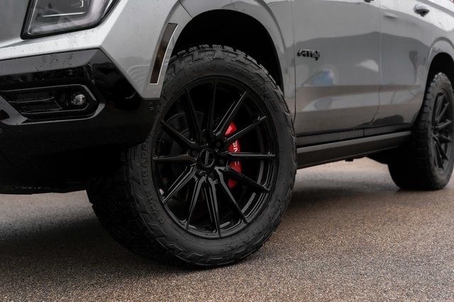 GMC Yukon Vehicle Full-screen Gallery Image 13