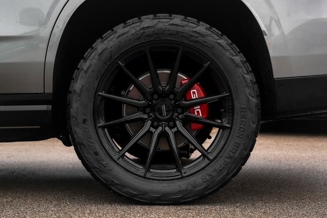 GMC Yukon Vehicle Full-screen Gallery Image 19